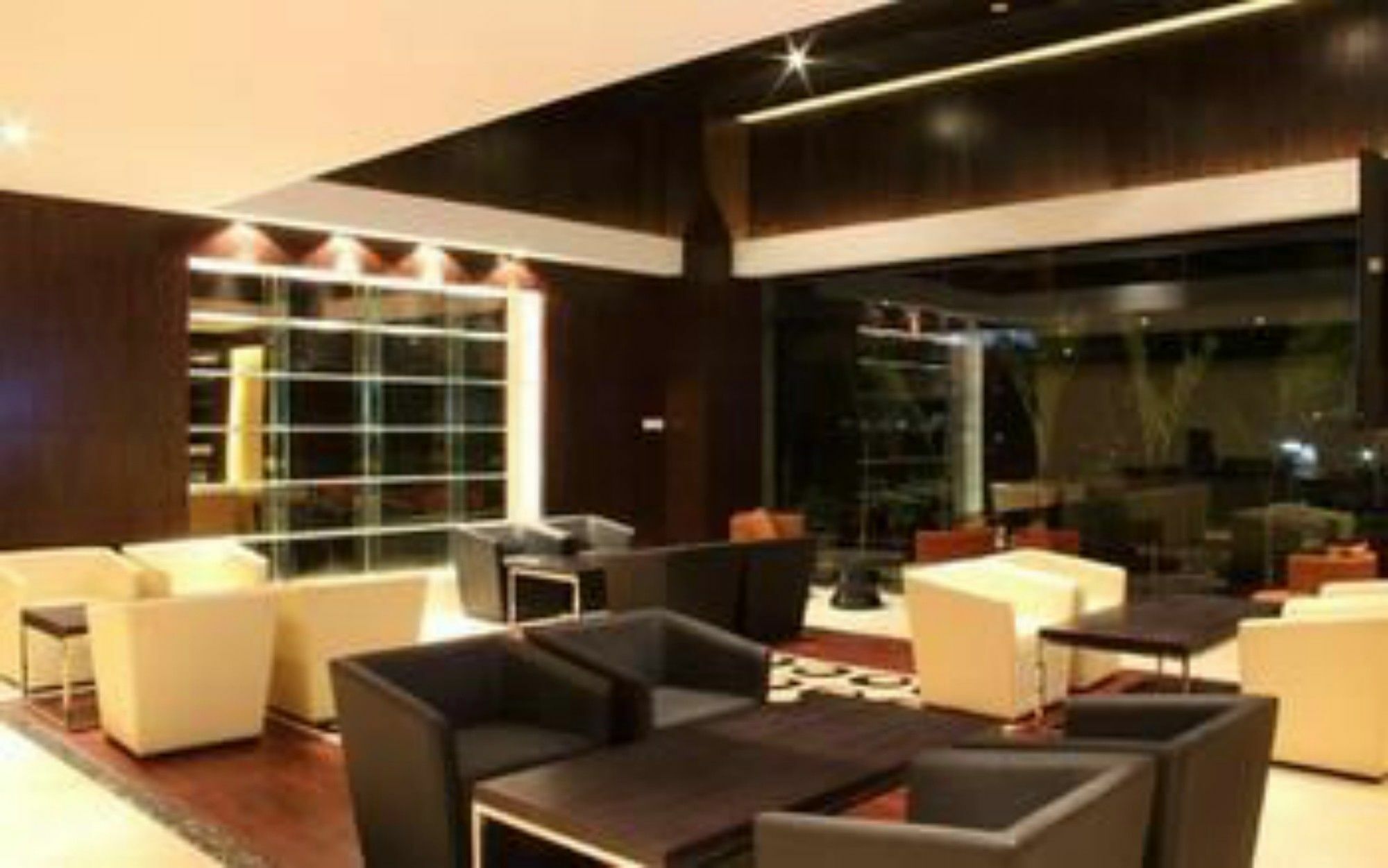 Lemon Tree Hotel Whitefield, Bengaluru Buitenkant foto